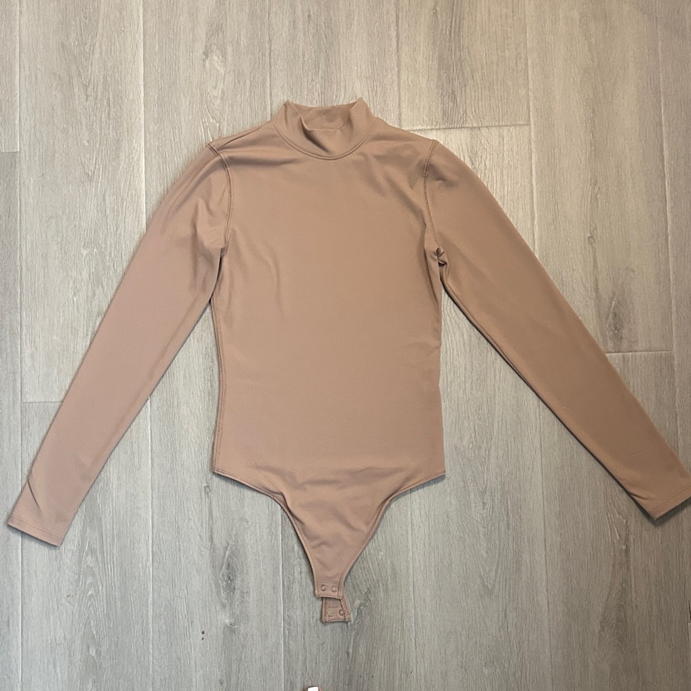 Abercrombie & Fitch Women’s Tan Long Sleeve Bodysuit size XS
